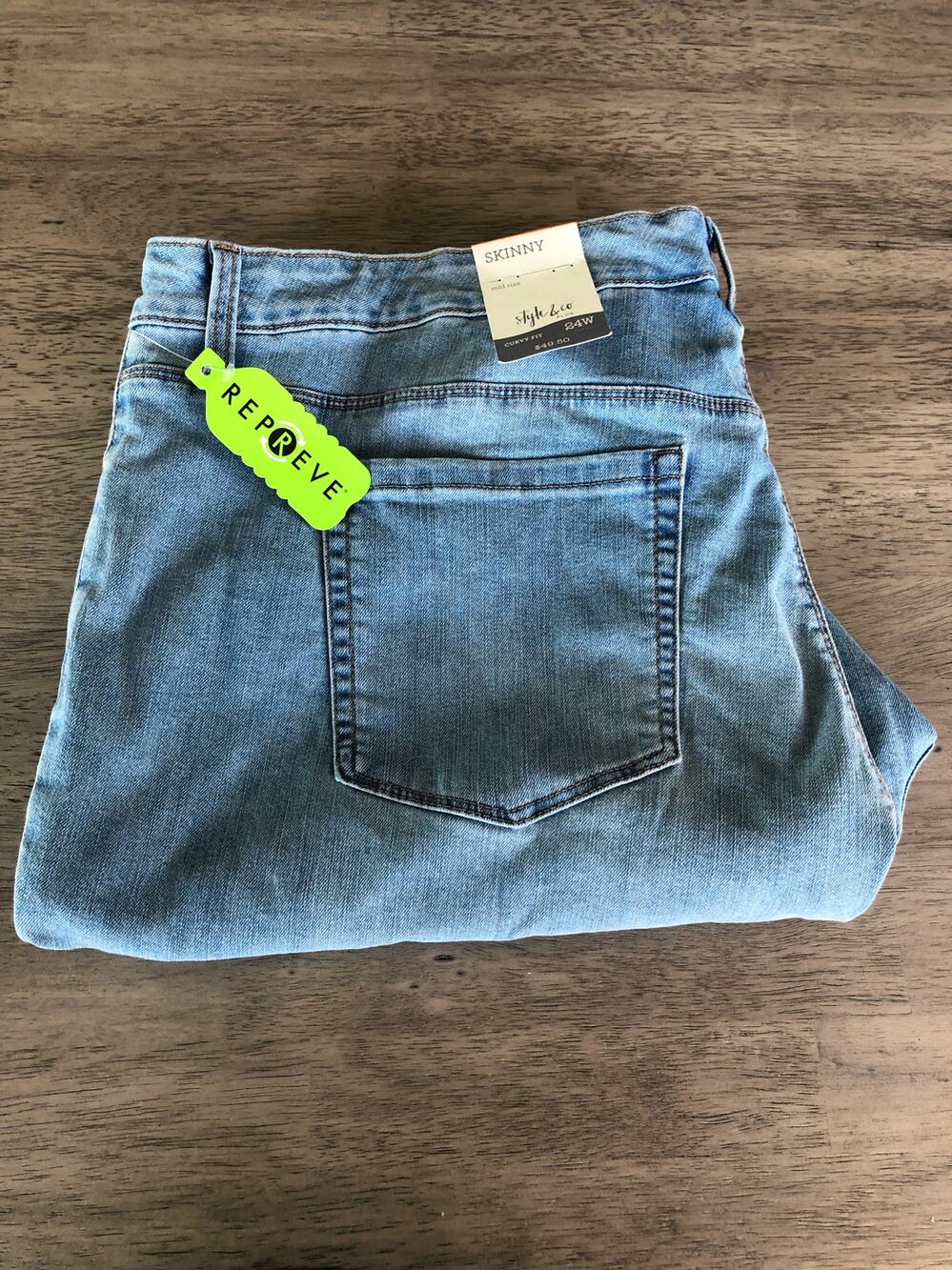 Style & Co Light Wash Curvy Skinny Leg Jean - 24W